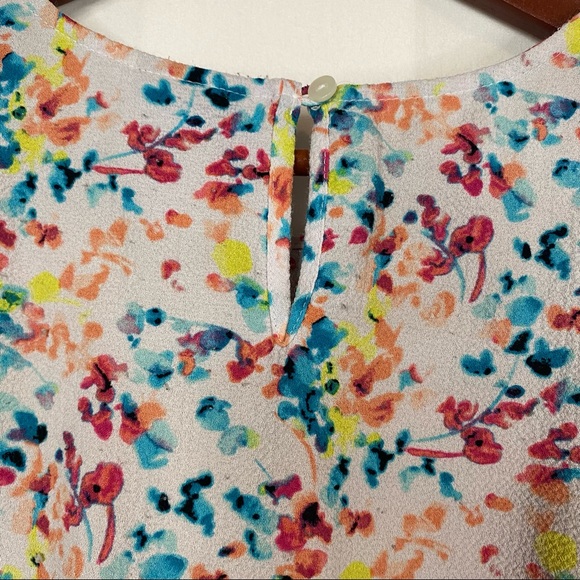 WORTHINGTON Short Sleeved Blouse Floral Flounce Front White Size Petite Medium - Picture 5 of 8